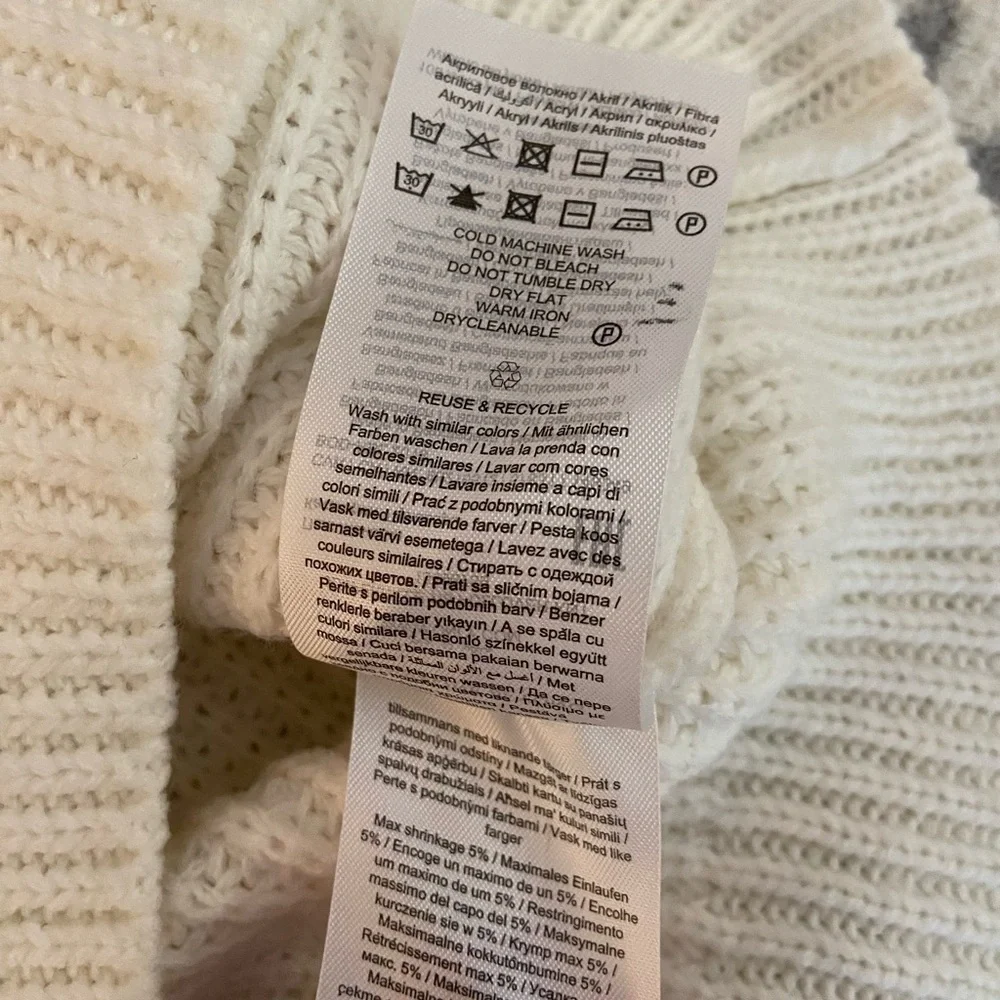 ASOS CHUNKY V-NECK WHITE SWEATER SIZE SMALL - Picture 6 of 9